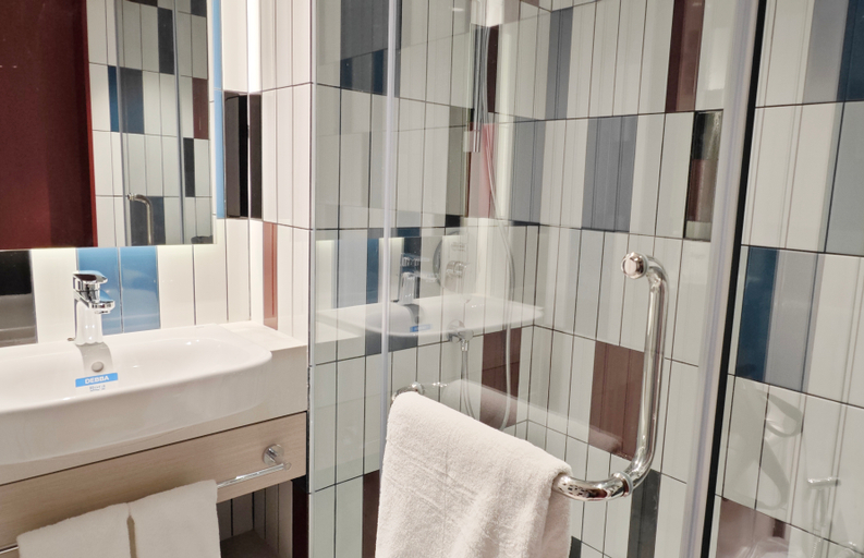 Bathroom 5, lyf Georgetown Penang by The Ascott Limited, Penang Island