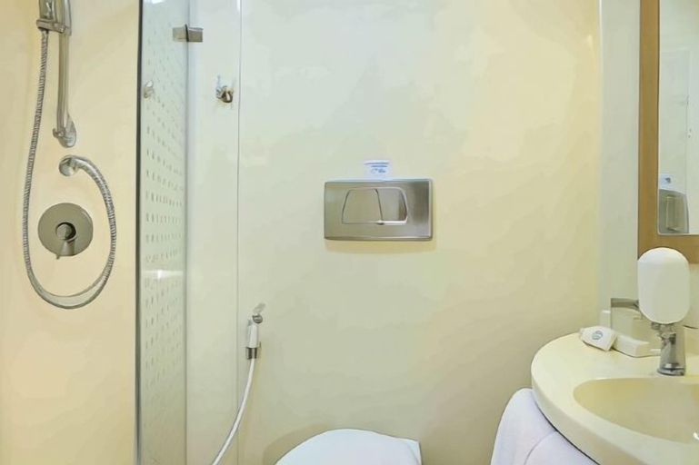 Bathroom 8