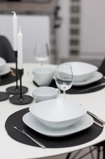 Food & Drinks, Apartment with Balcony by the Park in Lodz by Renters Prestige, Łódź