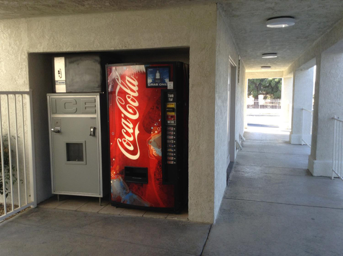 Food & Drinks 4, Motel 6 Hemet, CA, Riverside