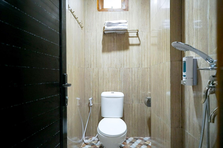 Bathroom 11
