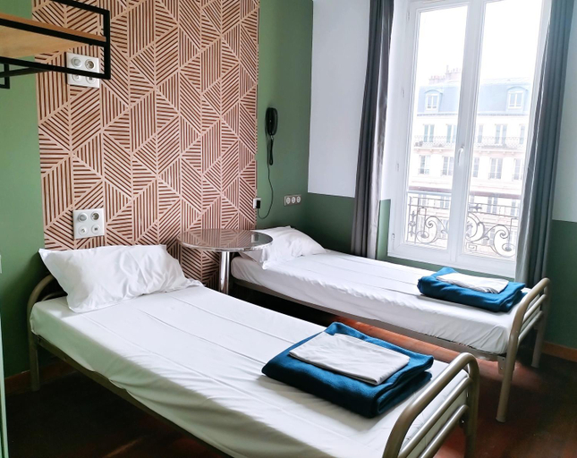 Others 4, Oops! Latin quarter by Hiphophostels, Paris