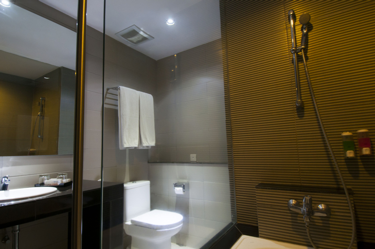 Bathroom 24