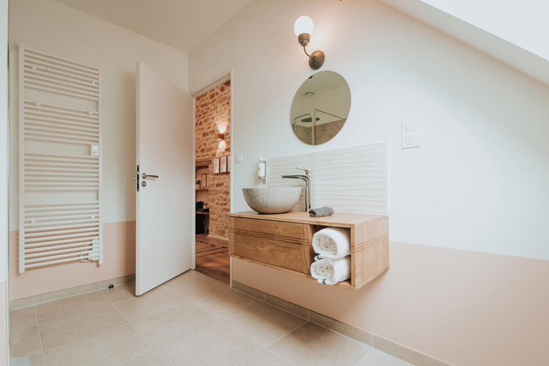 Bathroom 2, Les Cabottes, Saône-et-Loire