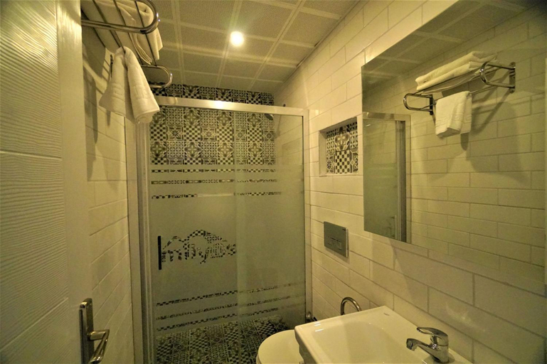 Bathroom 3, Milyos Hotel, Bucak