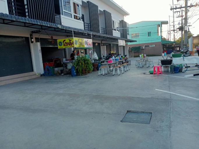 Others 3, โฮมเทล, Tha Muang