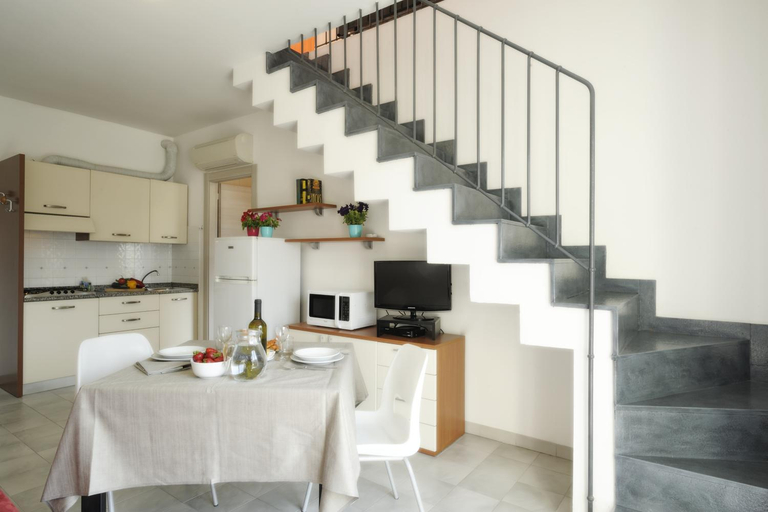 Others 5, Residence i Cormorani, Savona