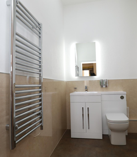 Bathroom 4, The Famous Star Hotel, Dumfries and Galloway