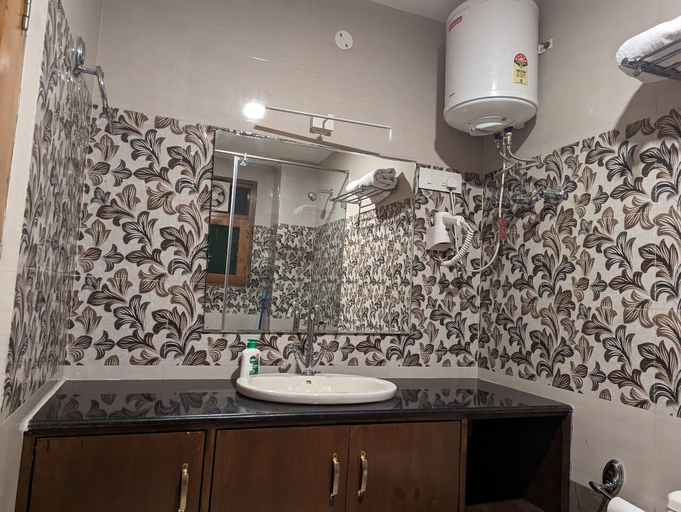 Bathroom, Foressta - a Luxury Boutique Villa, Kullu