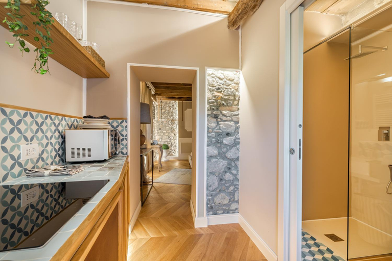 Bathroom 23