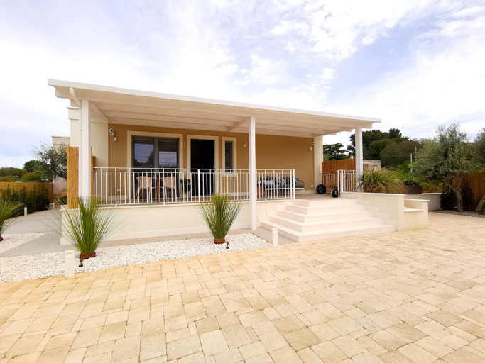 Exterior & Views 2, Apartments In Villa Selva Locorotondo, Brindisi