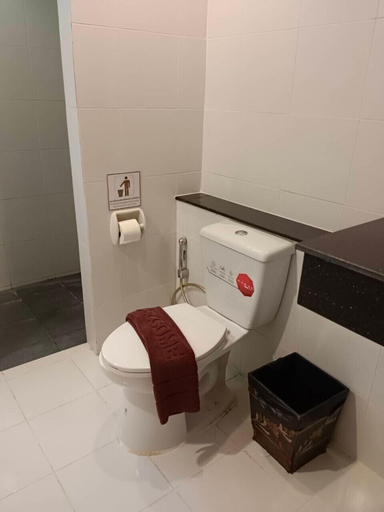 Bathroom 2, Baan Chong Fa Resort, Takua Pa
