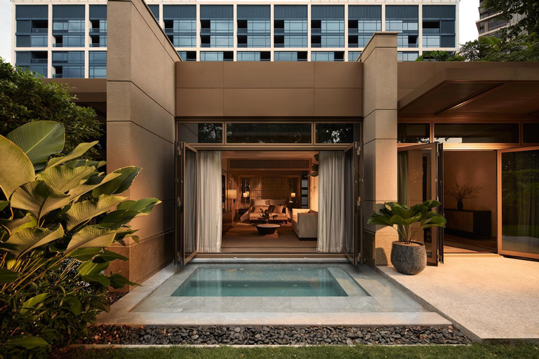 Exterior 4