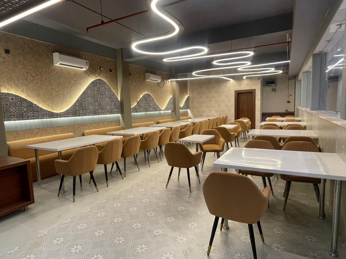 Food & Drinks 4, HOTEL COSMOS, Khordha