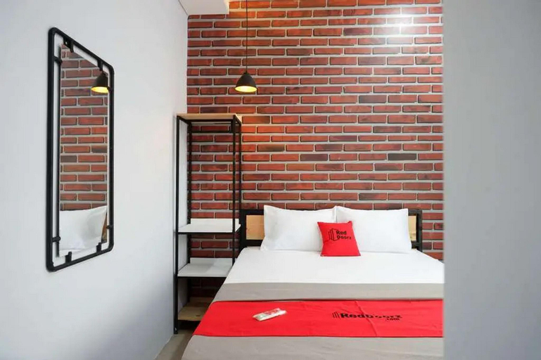 Bedroom 18