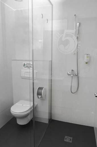 Bathroom, City5 Rooms and Suits, Skopje