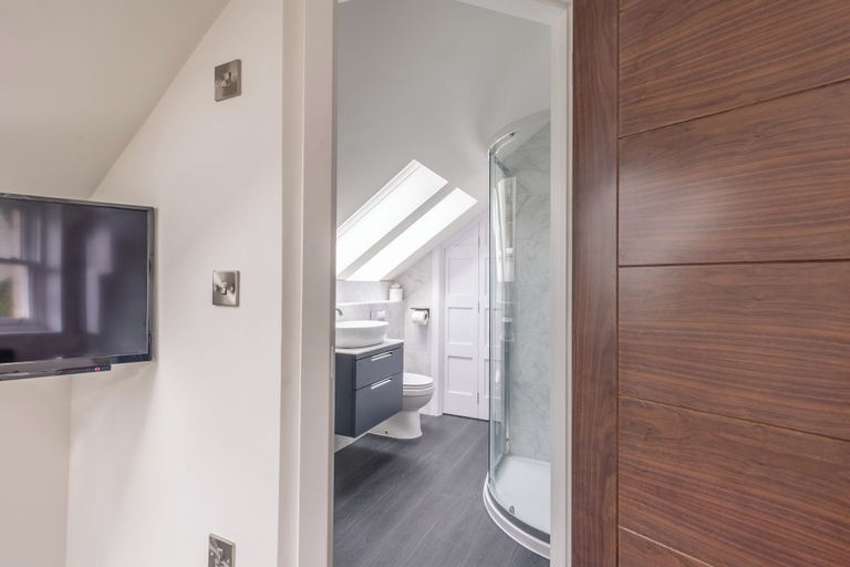 Bathroom 3, Babbling Burn  - North East Escapes, Northumberland
