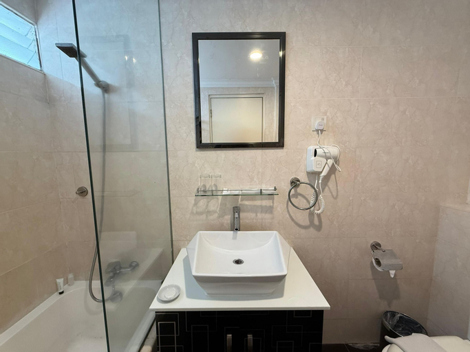 Bathroom 4
