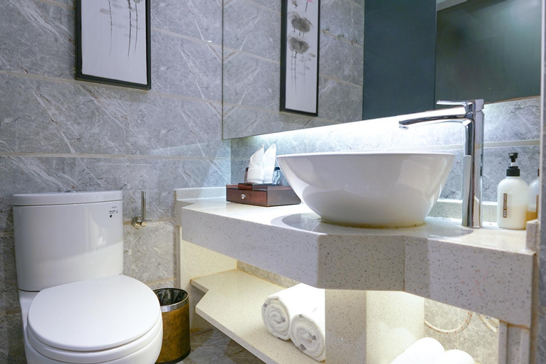 Bathroom 7