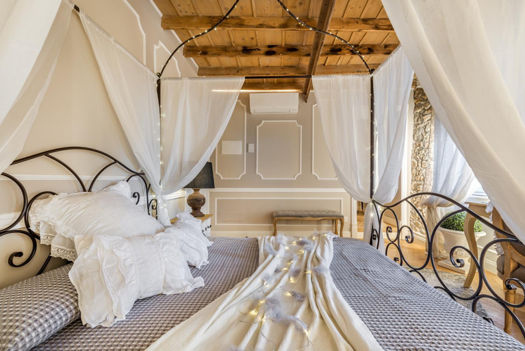 Bedroom 27