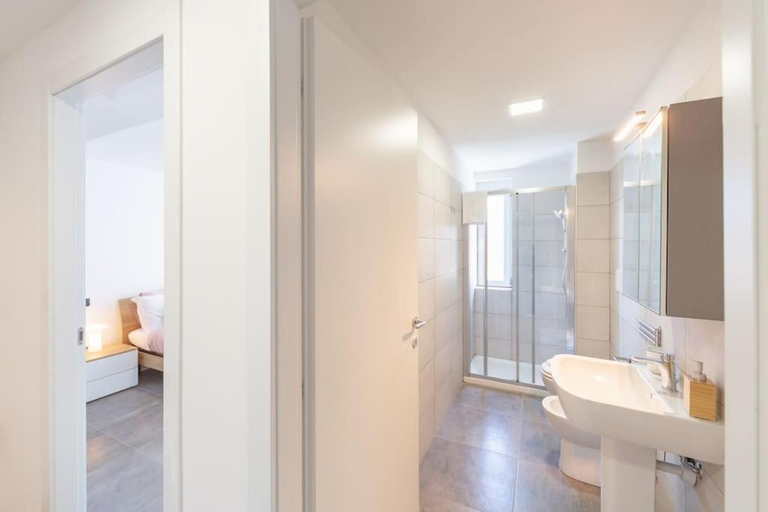 Bathroom 4, KHL apartments, Milano