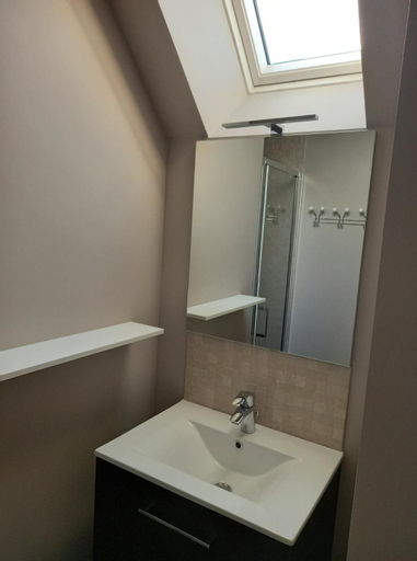 Bathroom 9