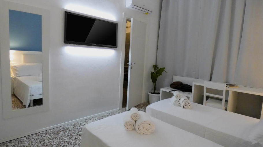 Bedroom 2, Regina Margherita, Syracuse