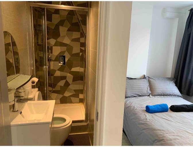 Others 3, Central London property-ensuite, double and budget room, London