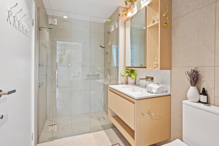 Bathroom 2, Luxury Hinterland View on Palm Beach, Gold Coast