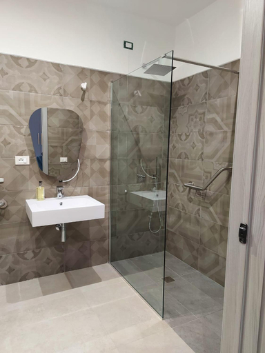 Bathroom 4, Masseria Torre Saracena, Agrigento