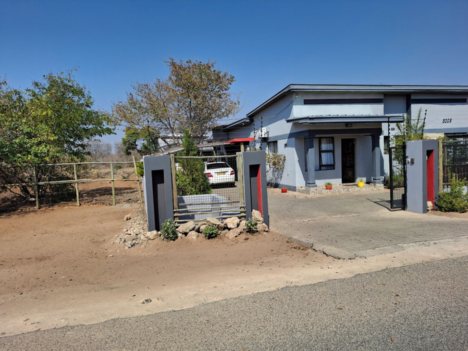 Exterior & Views, Shalakwe Hills-Inn Guesthouse, Chobe