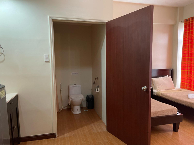 Bathroom 5, Gardenville Hotel, Baguio City