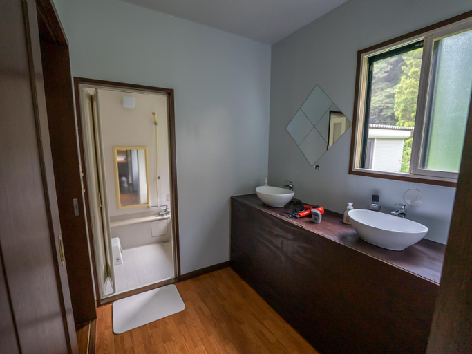 Bathroom 1, Five Peaks Jigokudani, Yamanouchi