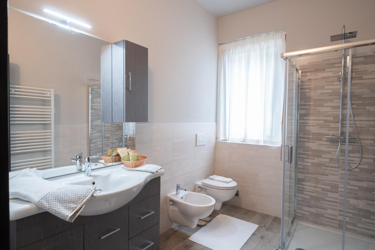 Bathroom 9