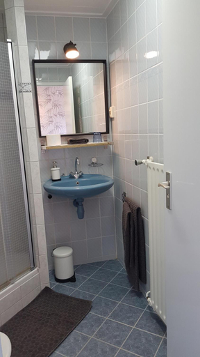 Bathroom 2, Sportpension Heartstay, Terschelling