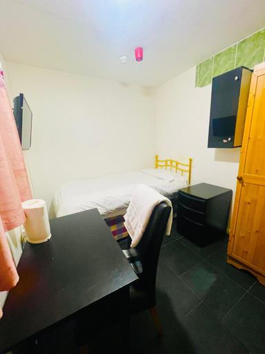 Bedroom 16