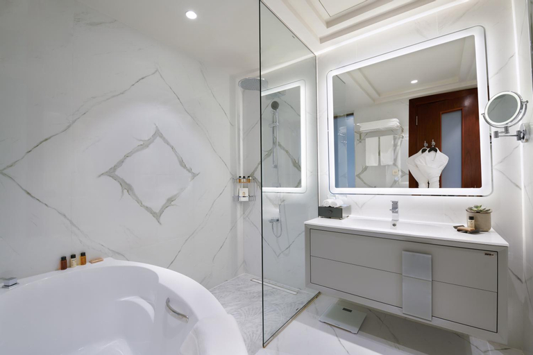 Bathroom 13