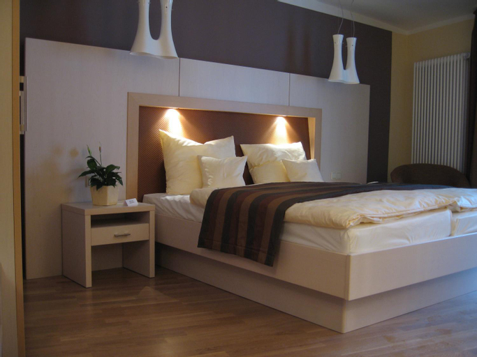 Bedroom 2, Gastehaus Reßler, Mainz-Bingen