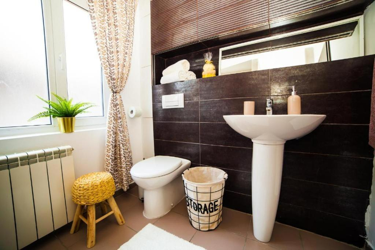 Bathroom 2, Guesthouse Smart Rooms Bucharest, Municipiul Bucuresti