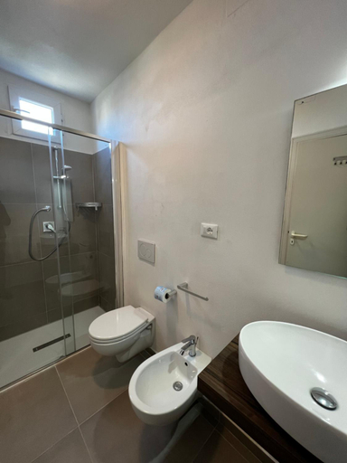 Bathroom 4, PFA Hotel Ginevra, Livorno