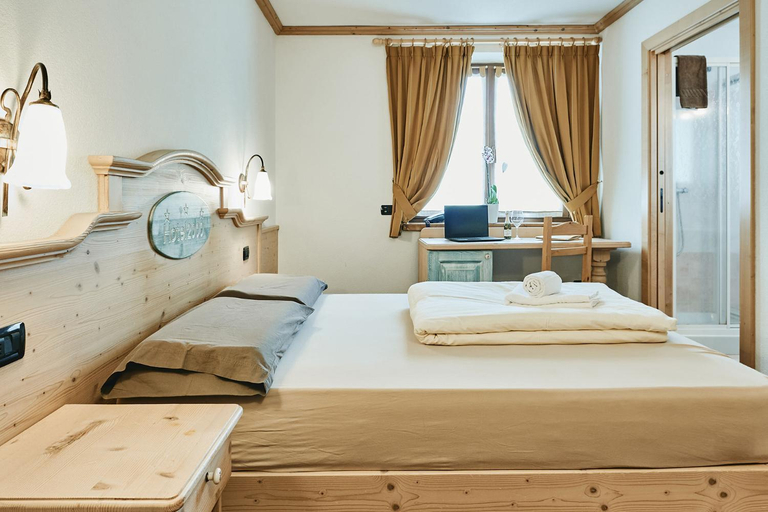 Others 3, Hotel 2000, Sondrio