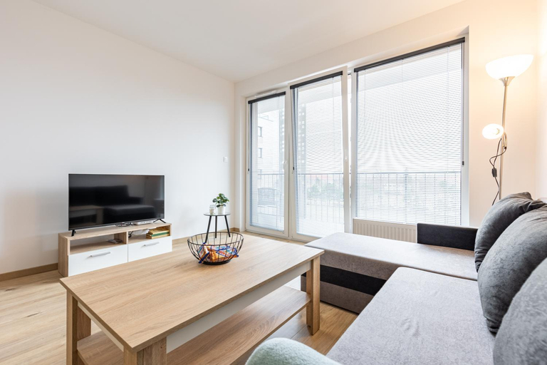 Others 5, Sunny Haven: Modern 2BR,Garage, WiFi,Stream, Bratislava III