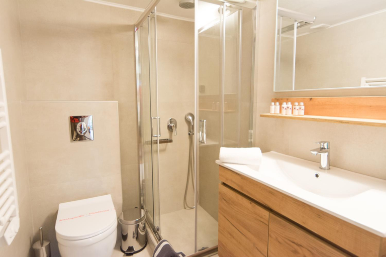 Bathroom 3, Pleasant Stay, East Macedonia and Thrace