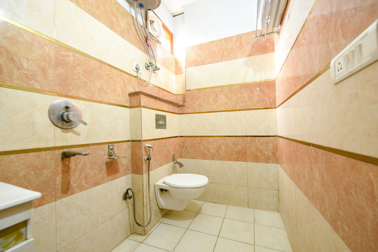 Bathroom 3, Fabhotel Prime Grand Palace I, Gautam Buddha Nagar