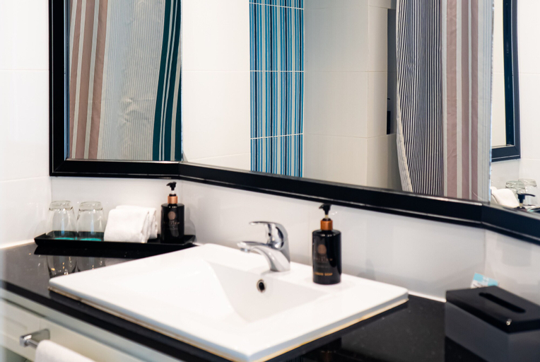 Bathroom 8