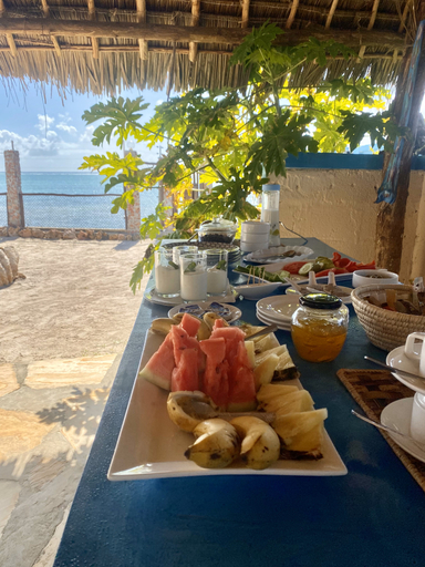 Food & Drinks 4, Coral Cliff Villas, Kusini