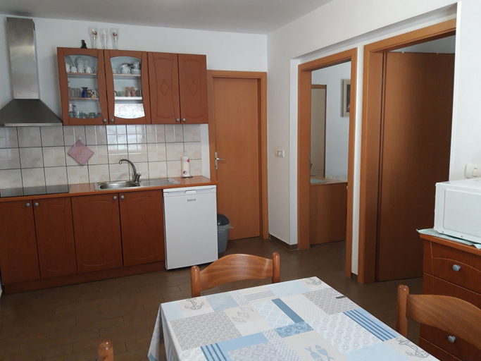 Others 5, Apartmani Igor, Koper