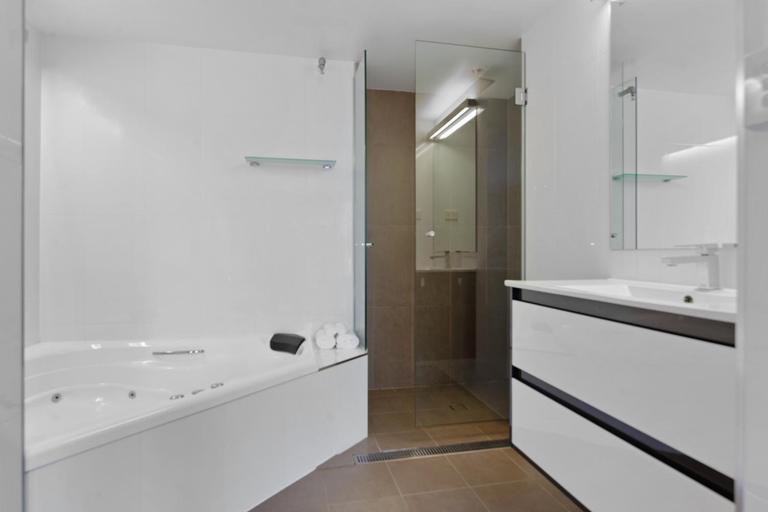 Bathroom 16