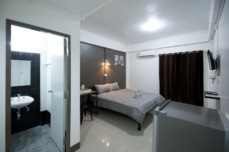 Bedroom 1, Pangtip, Muang Lampang
