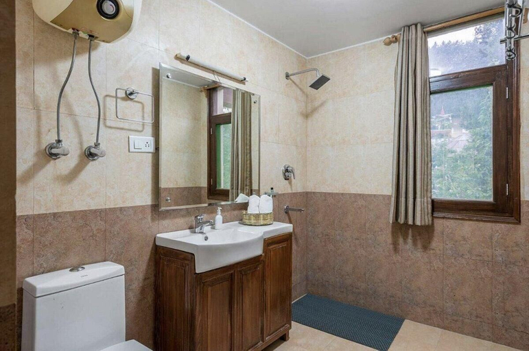 Bathroom 3, The Bear Creek Homestay Manali, Kullu